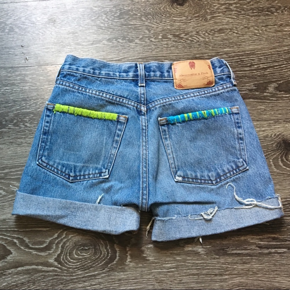 HAND EMBROIDERED VINTAGE ABERCROMBIE DENIM CIT OFF SHORTS